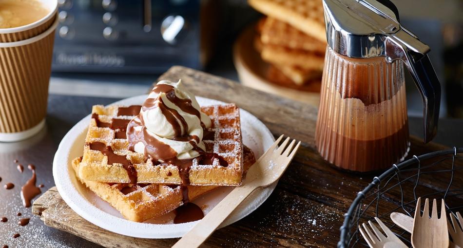 Vafli od banane s preljevom od čokolade i vanilije