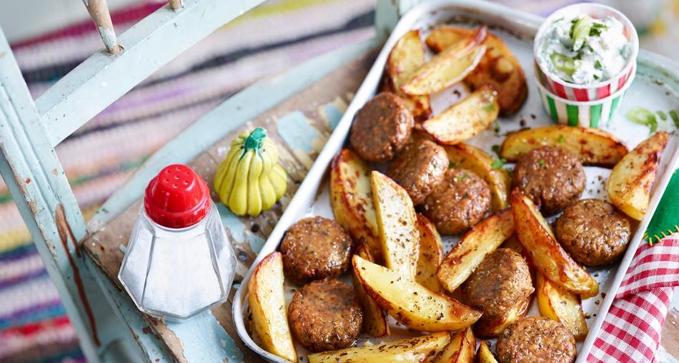 Krumpir iz pećnice s frikadelama od soje i grčkim umakom