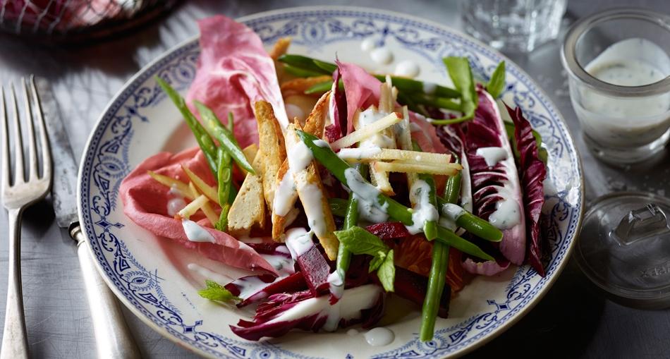 Zimska salata od mahuna s tofuom i dresingom od jogurta