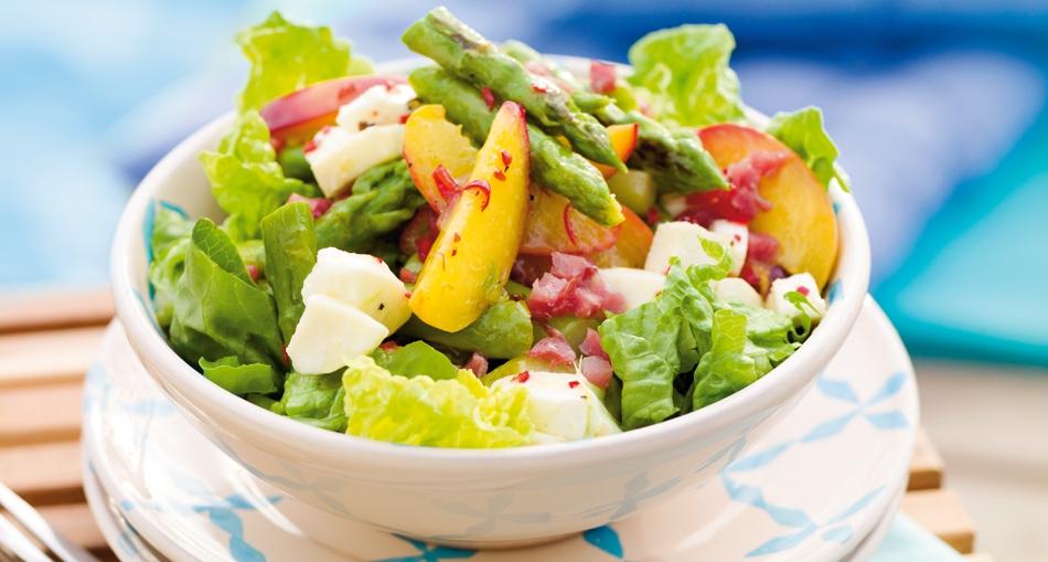 Salata od šparoga i pečenih breskvi