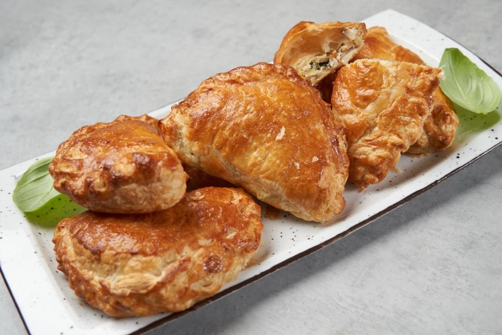 Enchilade od lisnatog tijesta sa svježim sirom, gljivama, tikvicom i špinatom