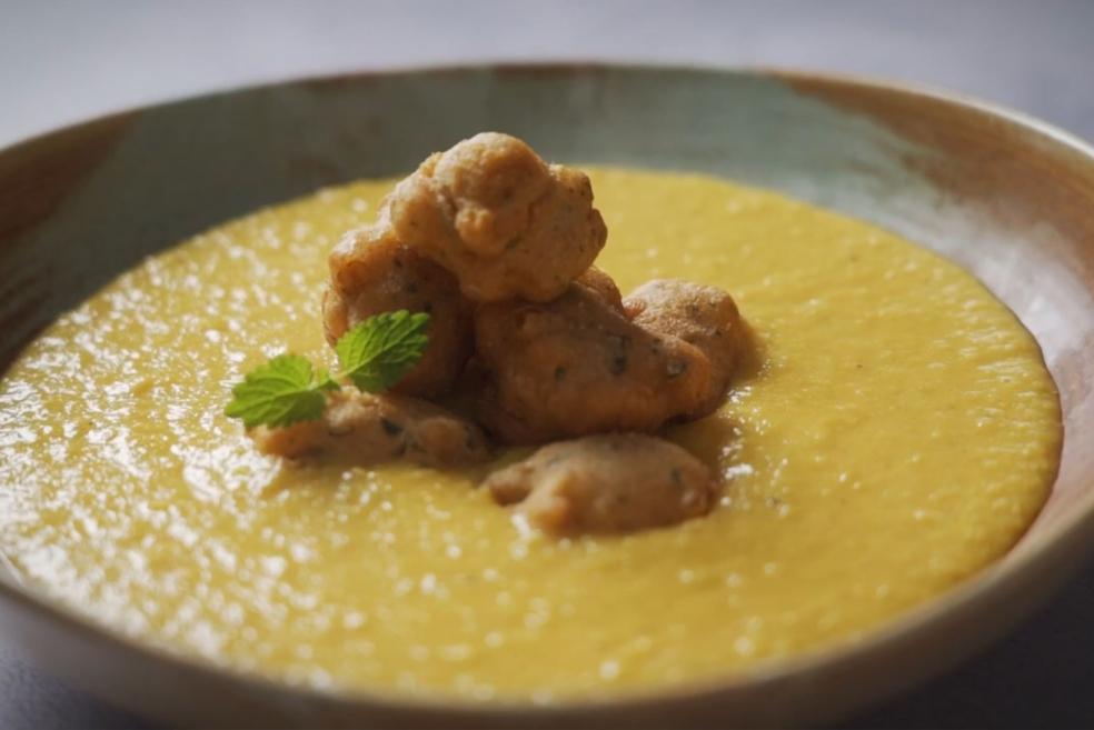 Krem juha od kukuruza s prženim žličnjacima kukuruza