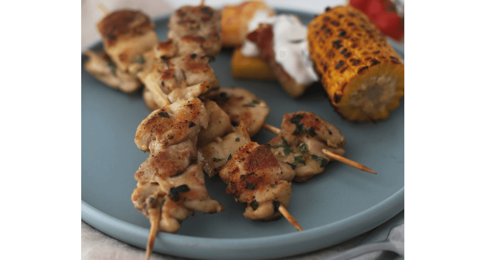 Ražnjići i palenta na roštilju by Uvijek gladna