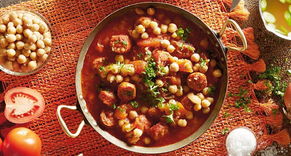 Varivo od rajčice, slanutka i choriza