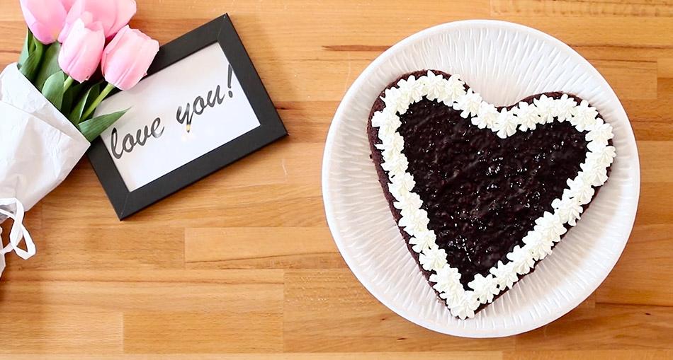 Čokoladna torta u obliku srca